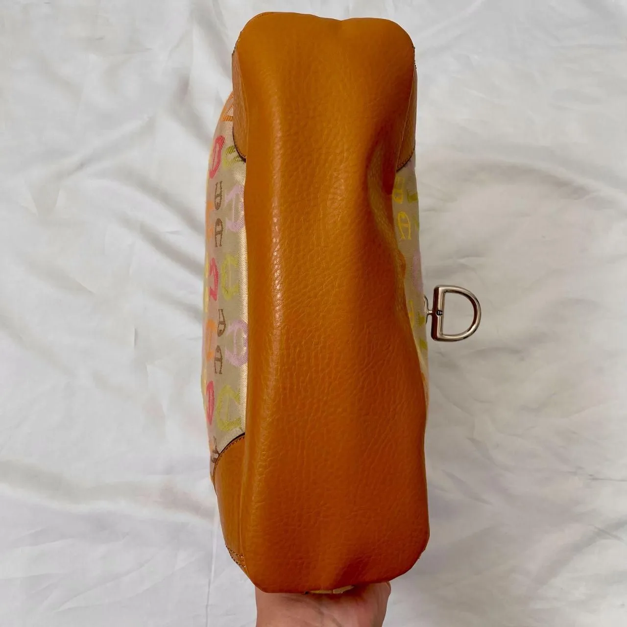 Etienne Aigner Vintage Early 2000's Tan Multi Signature Print Shoulder Bag - Image 5