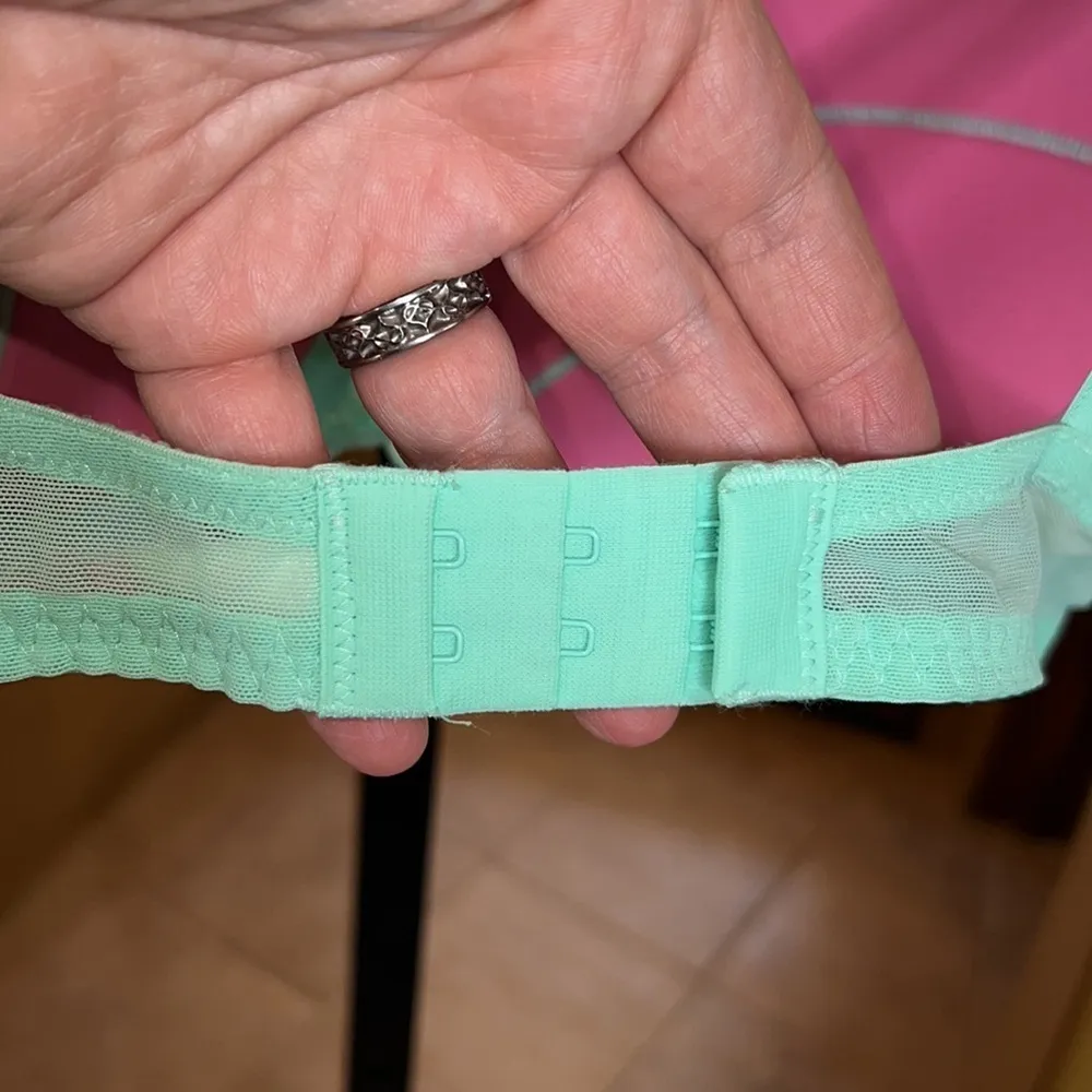 PINK Victoria’s Secret Lace Lightly Lined Demi Crème de Mint Size 36C - Image 5