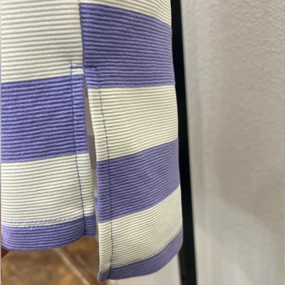 Entro Women’s size Large purple and white striped cap sleeve collared top Vneck - Image 9