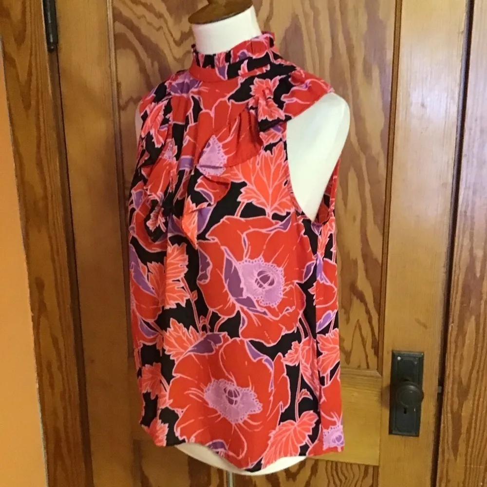 Who What Wear Bright Floral Ruffle Neck Sleeveless Blouse - Image 10