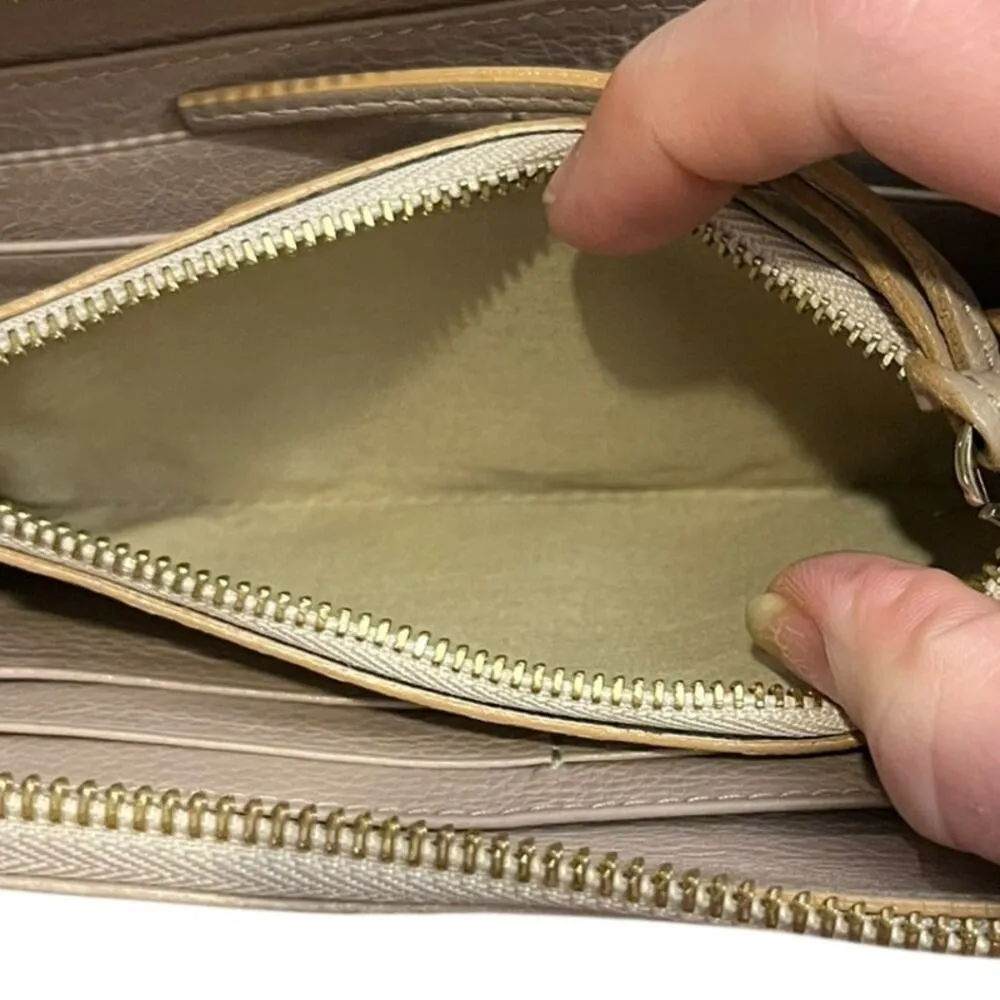 Chloé Leather Continental Wallet - Image 6