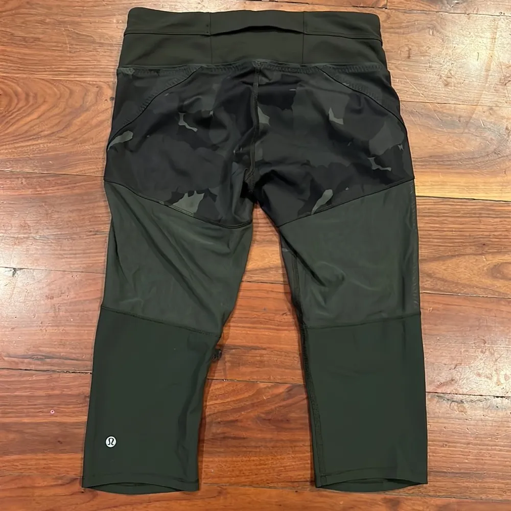 Lululemon Training Tough Crop Camo/Patterned Green Size 6 - Image 5