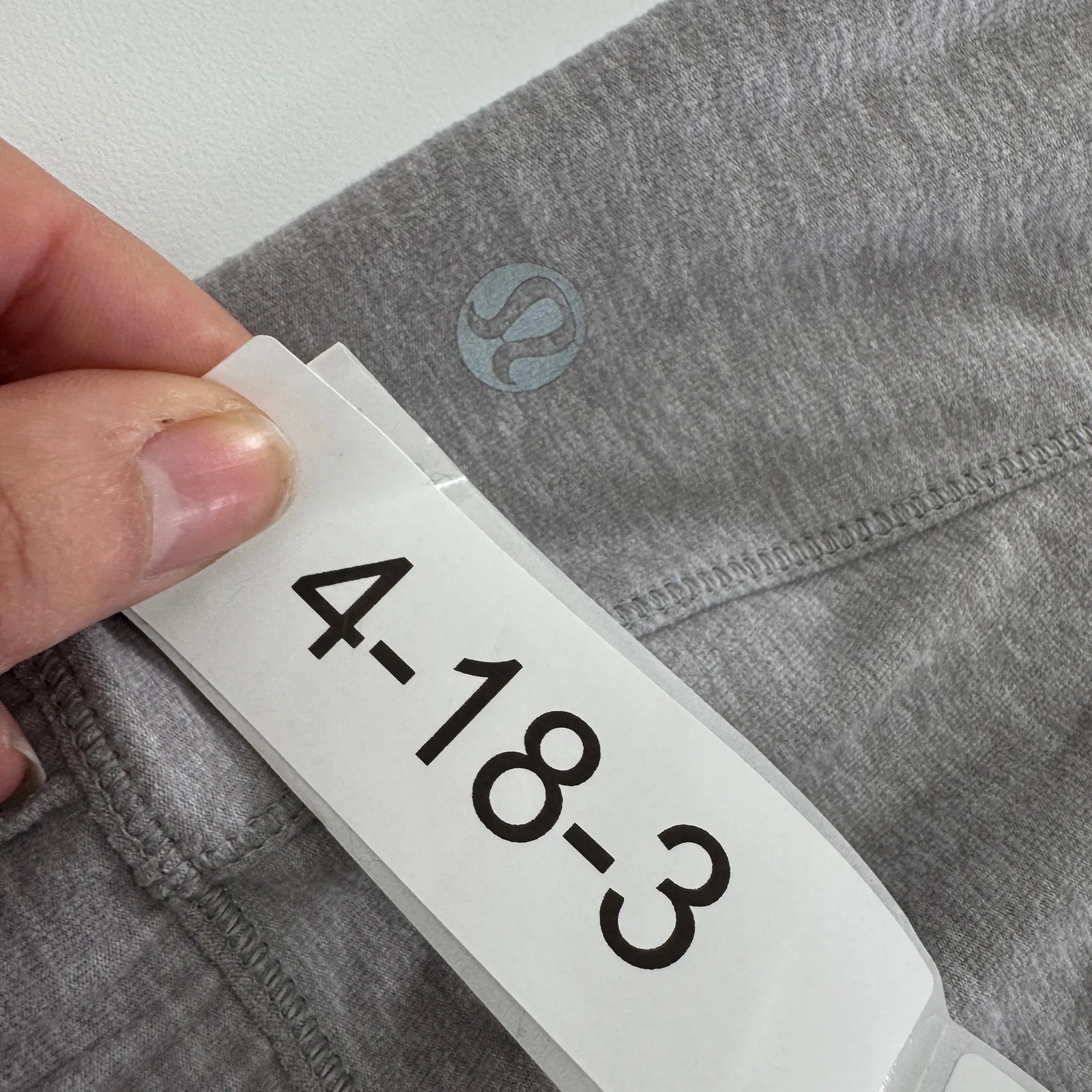 Lululemon Pullover Womens‎ 4 Heathered Grey Forthright 1/2 Zip - Image 10