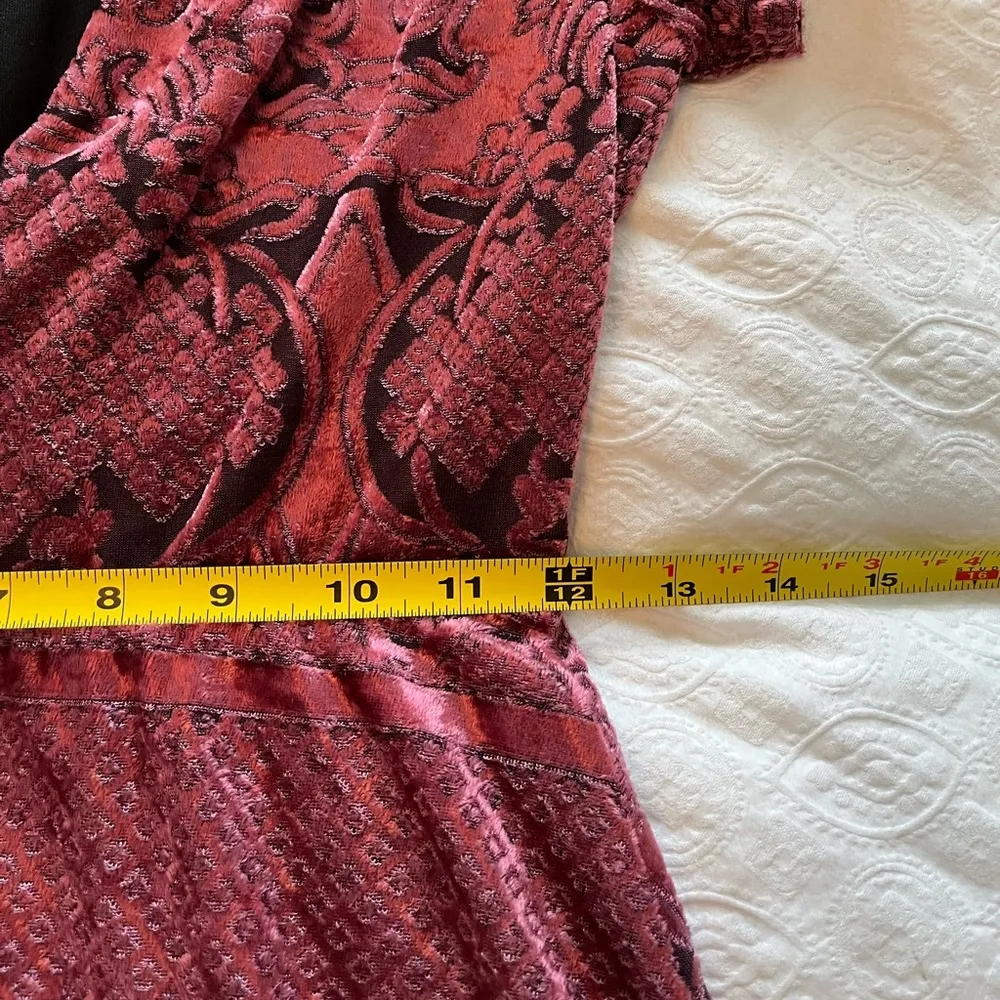 Never worn: WAYF Maroon V neck dress - Image 14