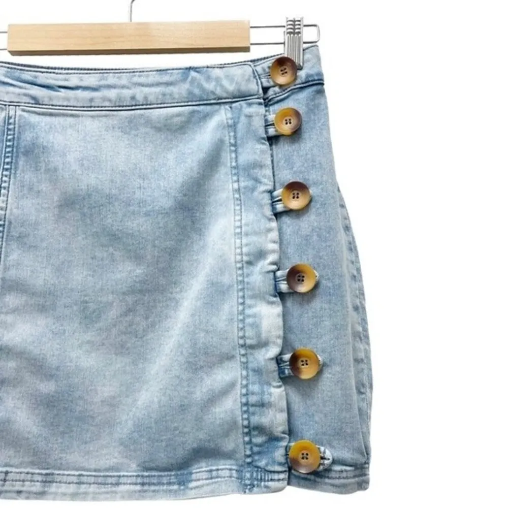 Free People Little Daisies Button Front Light Denim Mini Skirt Women’s Size 6 - Image 5