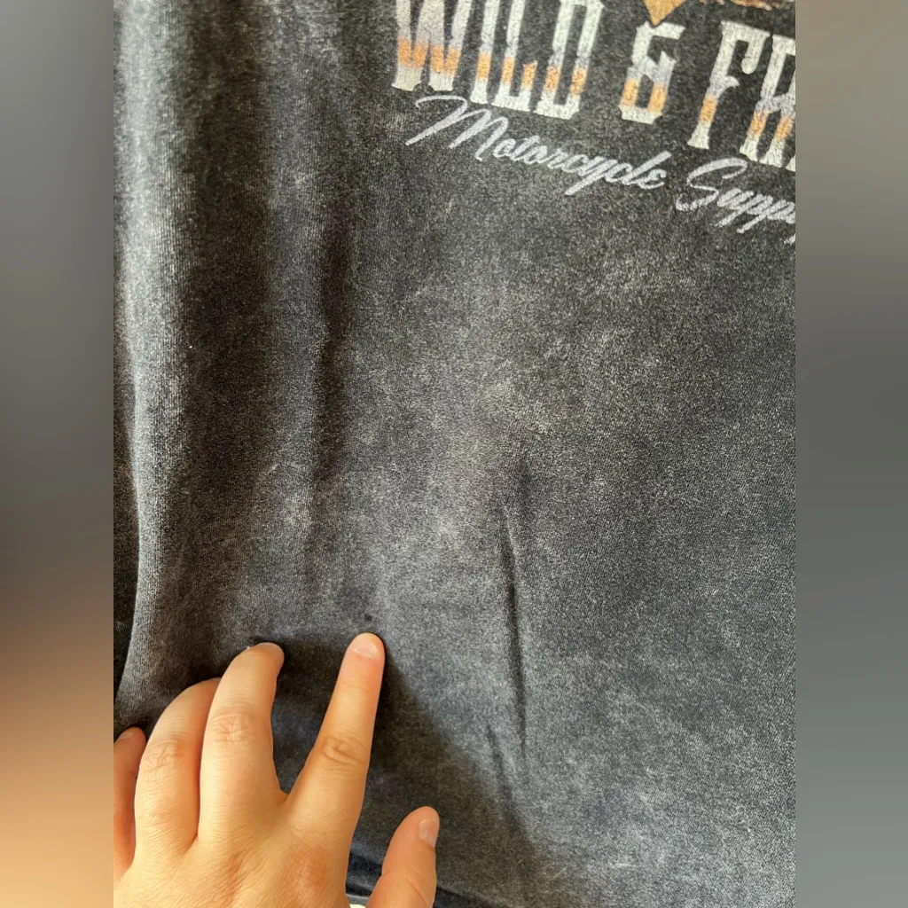 Hollister Women’s Marble Wild & Free T Shirt‎ Size S - Image 9