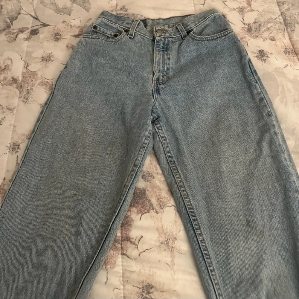 Vintage Y2K Levi’s 550 Relaxed Fit Tapered Leg light wash jeans, size 6 short - Image 12