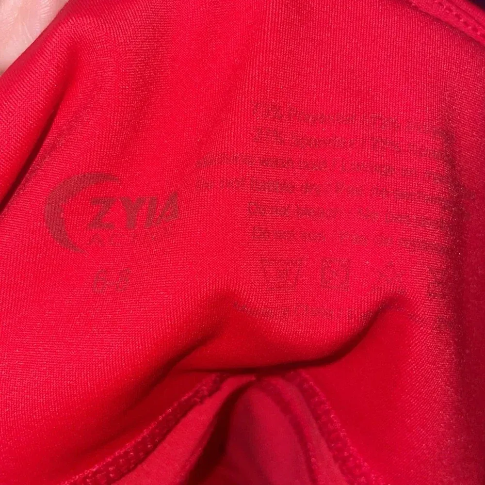 Zyia  Active Women’s Red Cropped Pocket Leggings Size 6-8 - Image 3