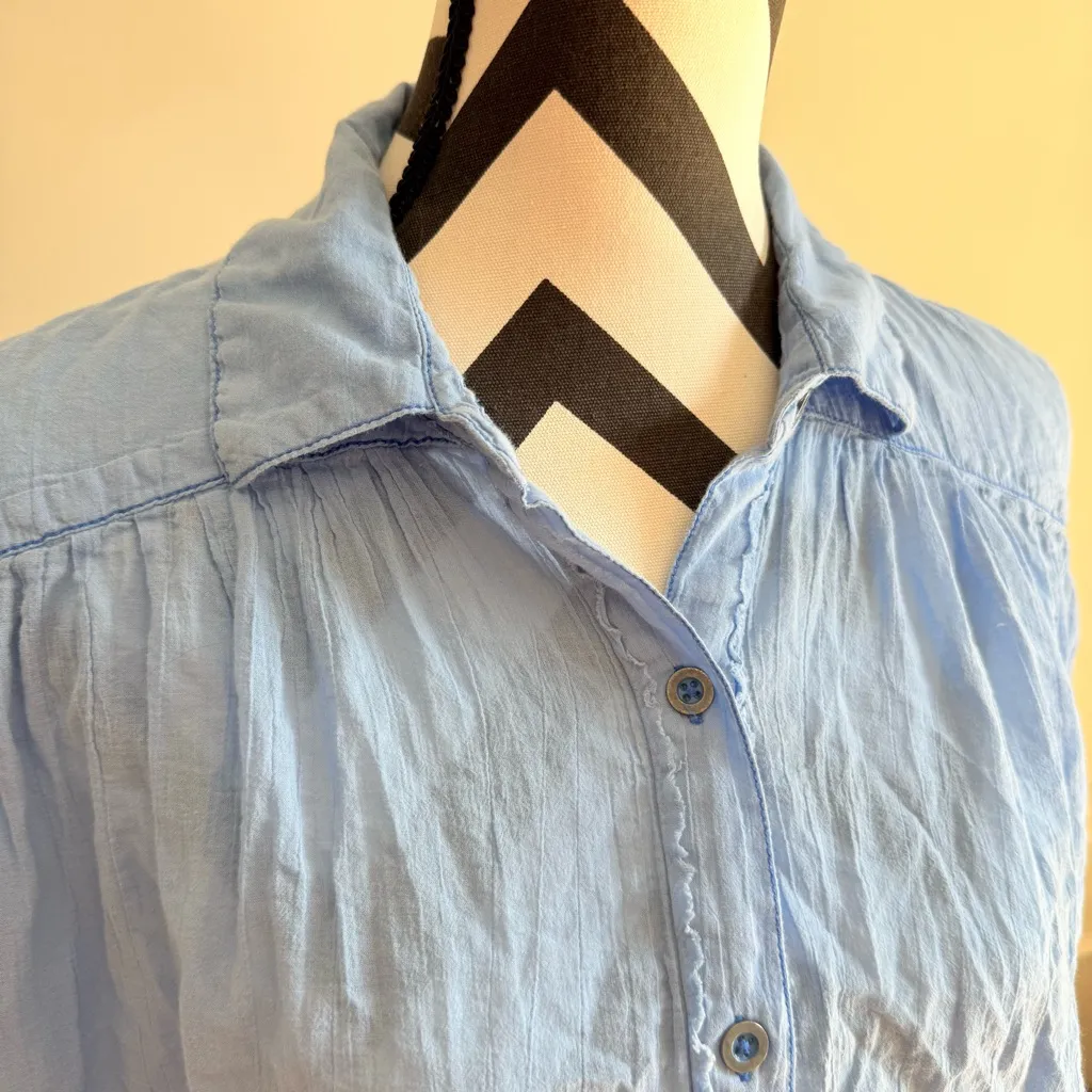 FREE PEOPLE WE THE FREE FLOAT AWAY SHIRT - BLUE VISTA size XS - Image 4