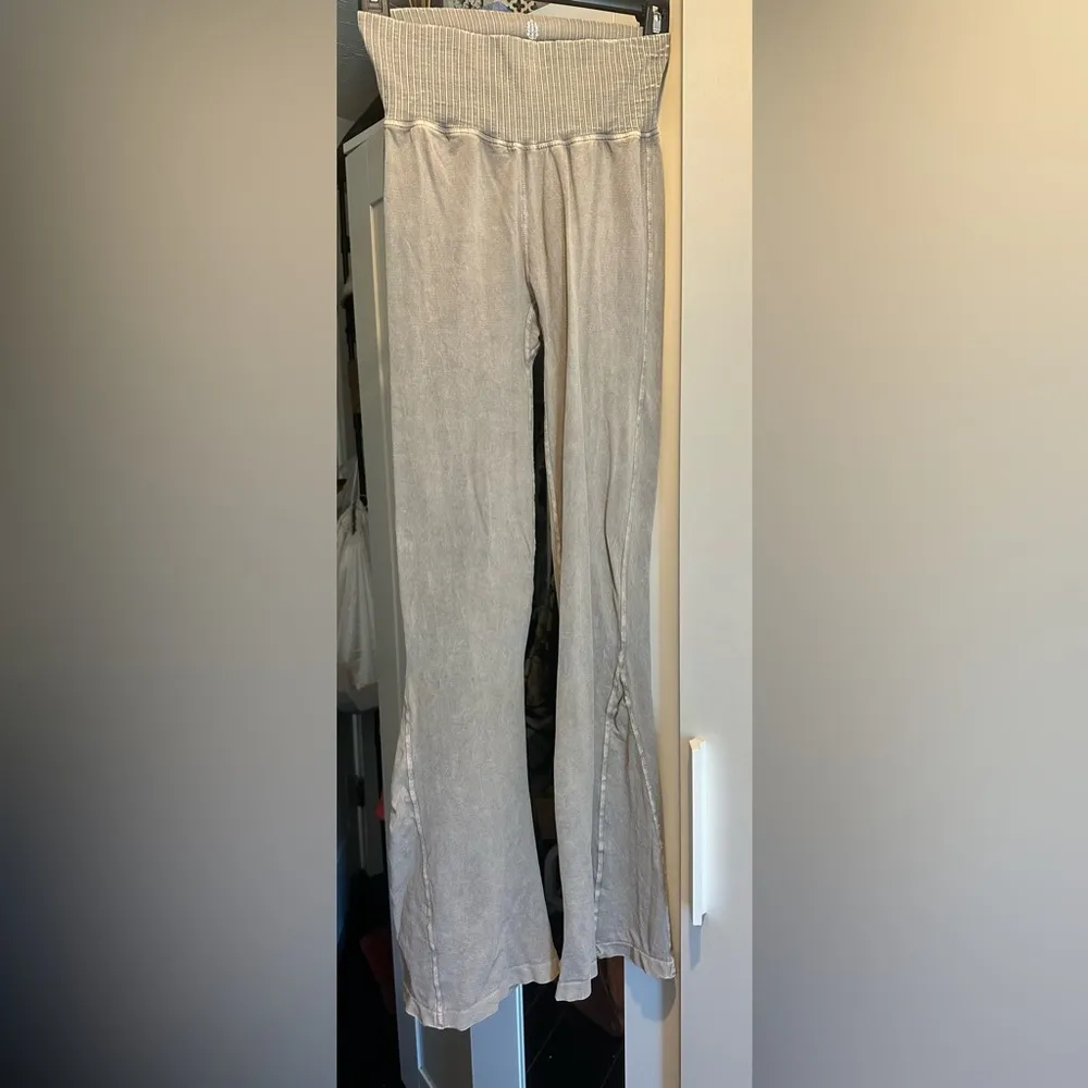 NWOT FREE PEOPLE GOOD KARMA FLARE LEGGINGS - Image 5