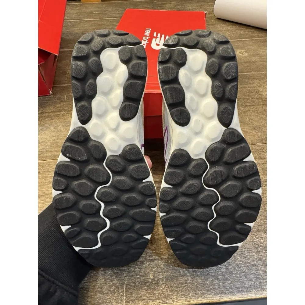 New Balance 520v8 Women's Size 7.5 W White Grey Purple Running Shoes W520RG8 EUC - Image 7