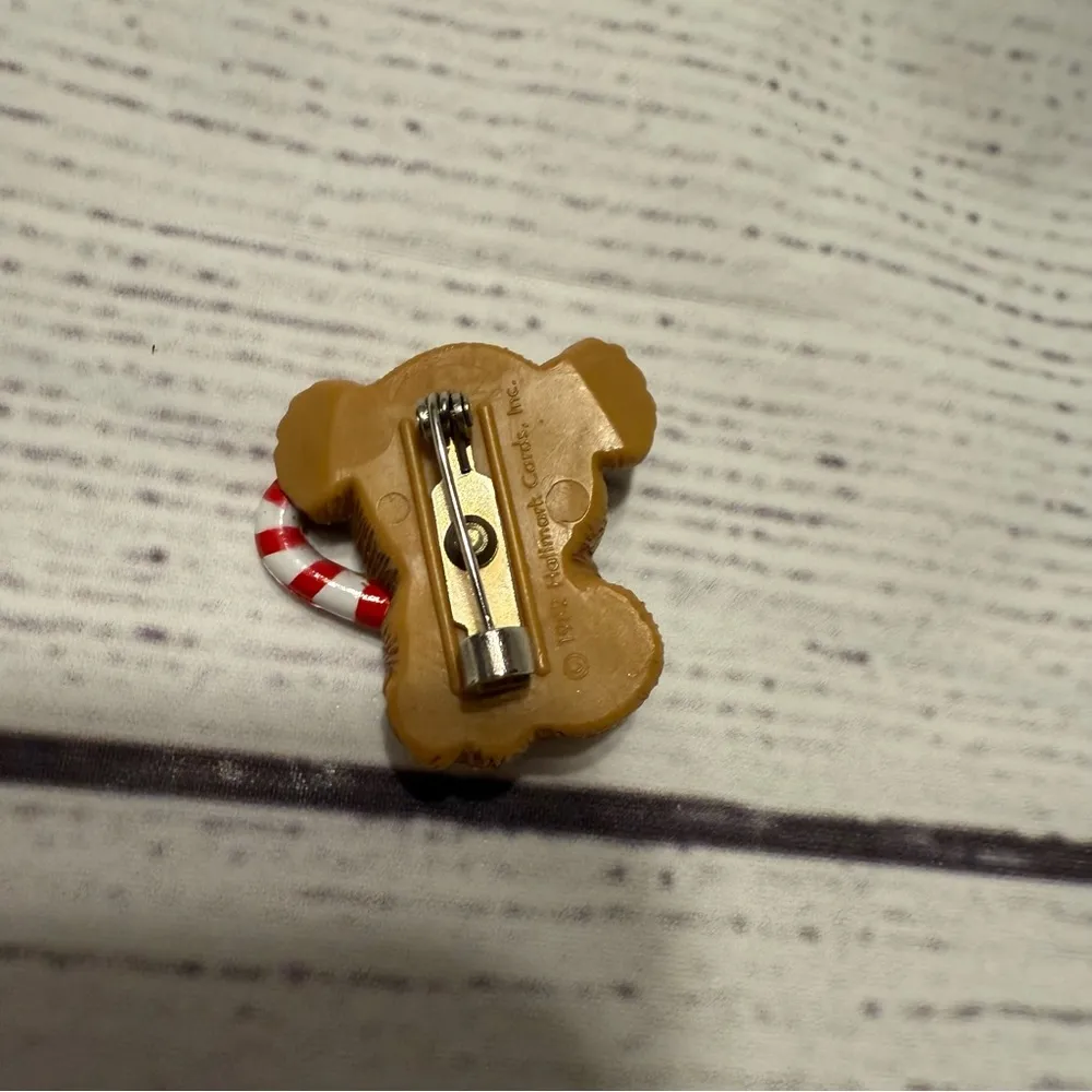 Hallmark 1982 Koala Candy Cane Holiday Christmas Pin Brooch - Image 5