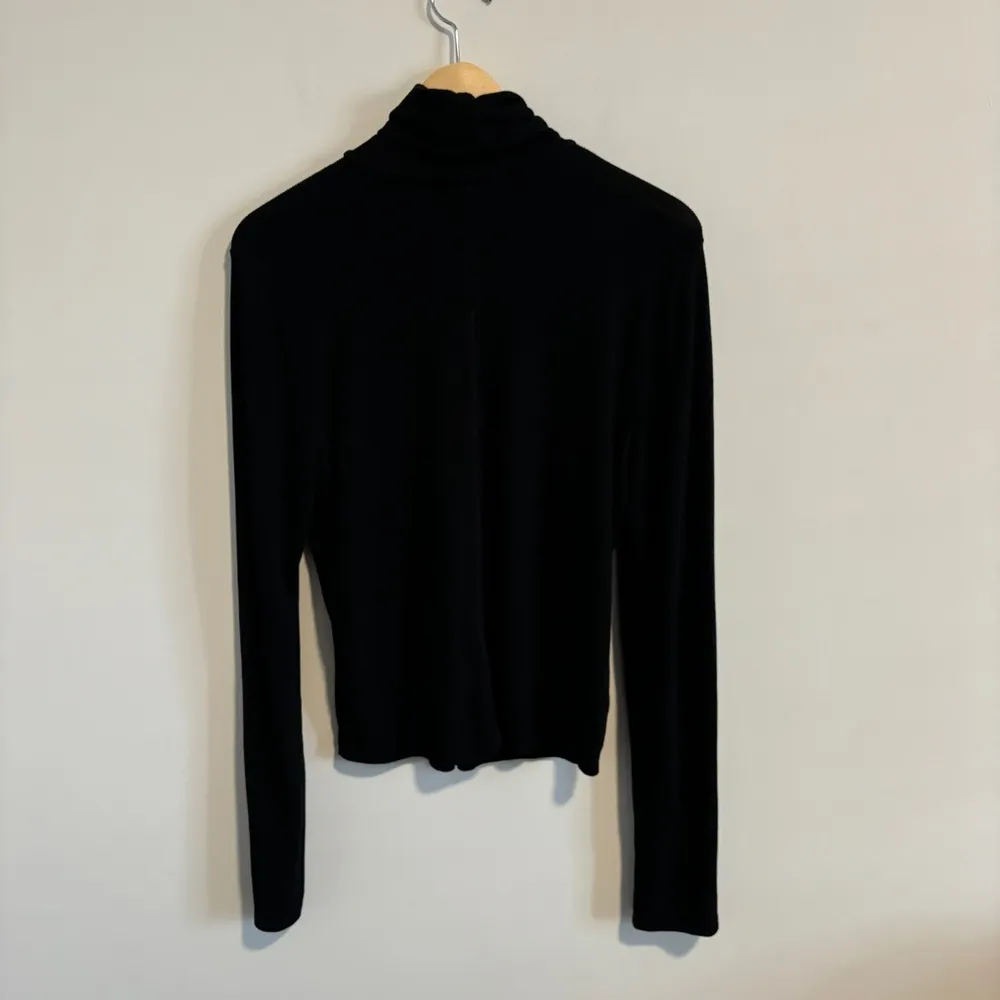 one size long sleeve turtleneck - Image 3