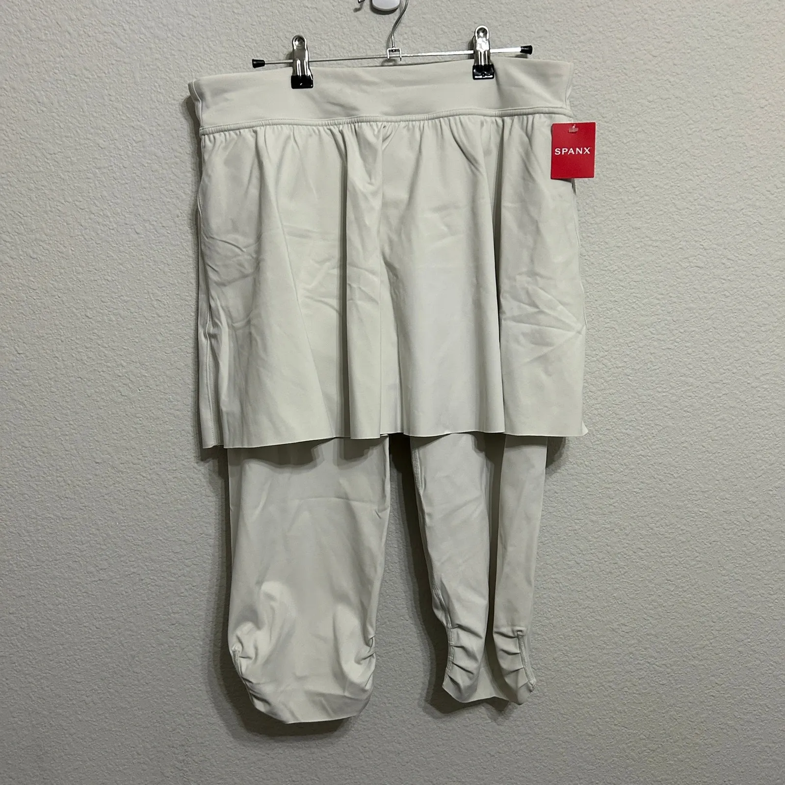 NEW Spanx Booty Boost Skirted Leggings White Cloud 1X Sculpting Athleisure - Image 2