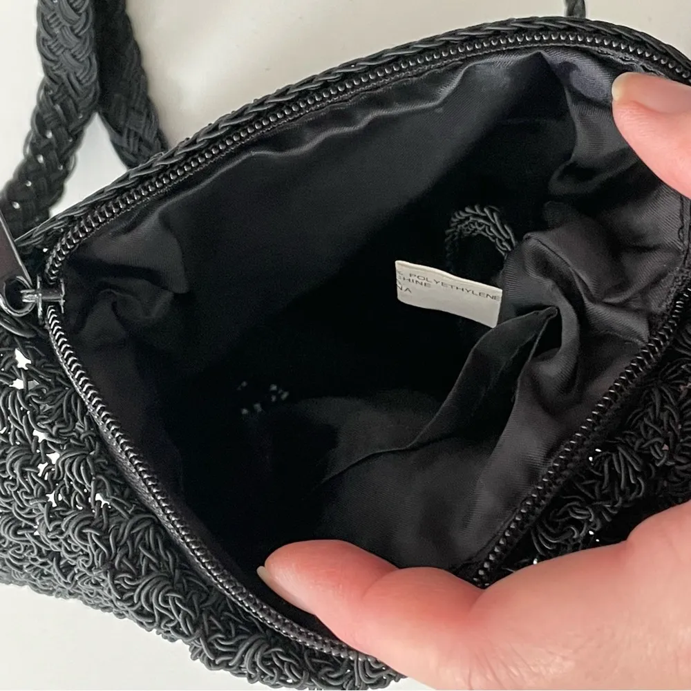 Crocheted Crossbody Purse Coin Pouch Zipper Closure Black Lightweight Small - Image 8