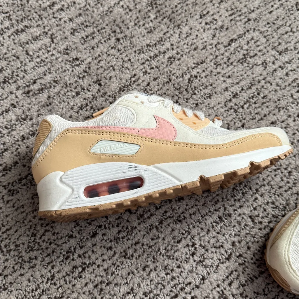 Nike Sun Club White and Peach Sneakers - Image 4