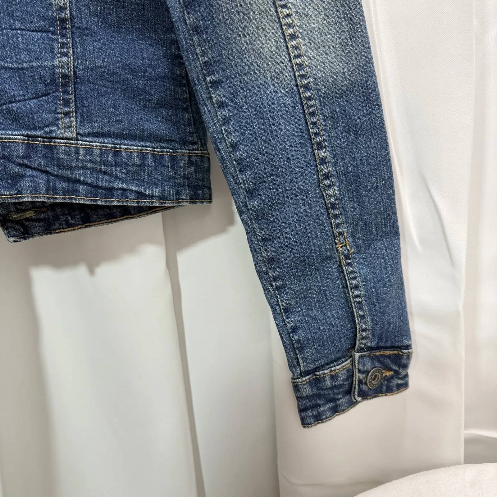 New Look by Yes Cropped Denim Jacket Dark/Light Juniors Sz S Blue Pockets - Image 6