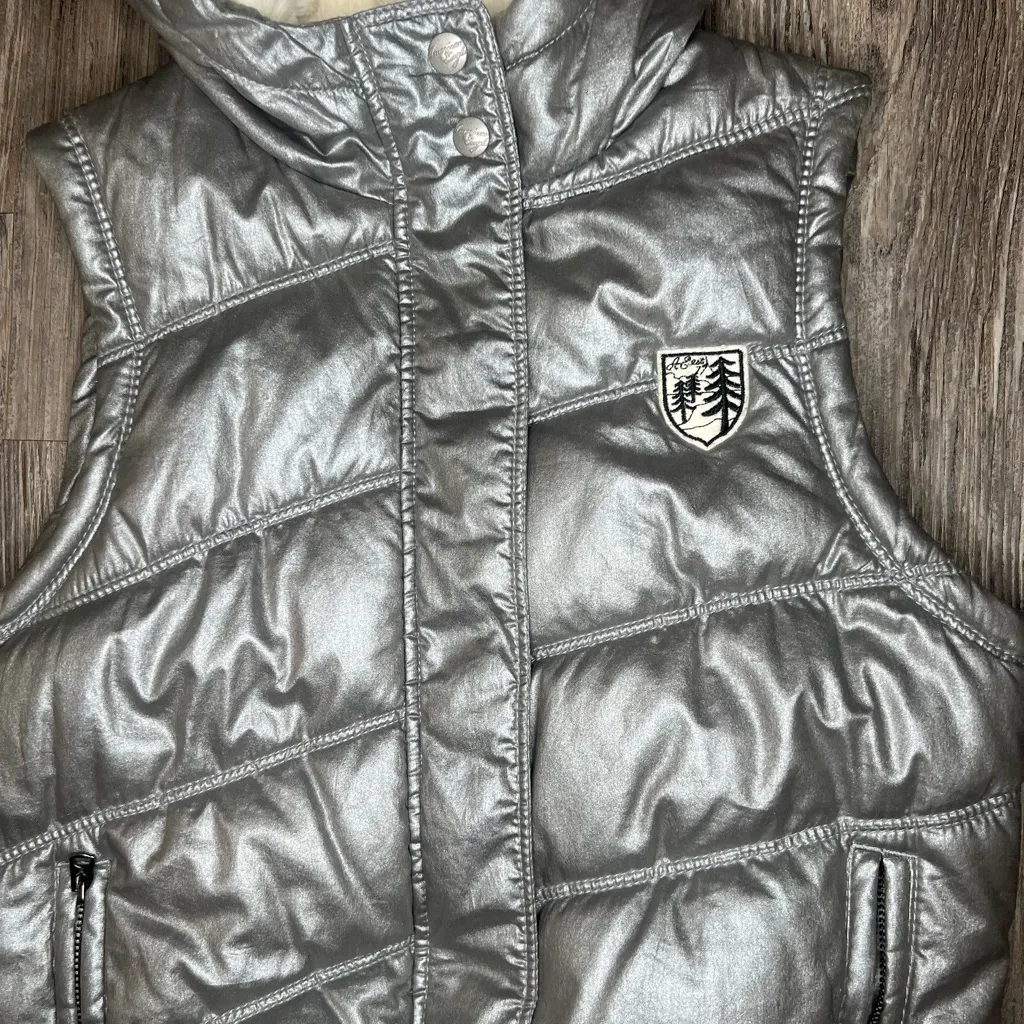 American Eagle Outfitters Gray vest Fleece Jacket size s/p - Image 2