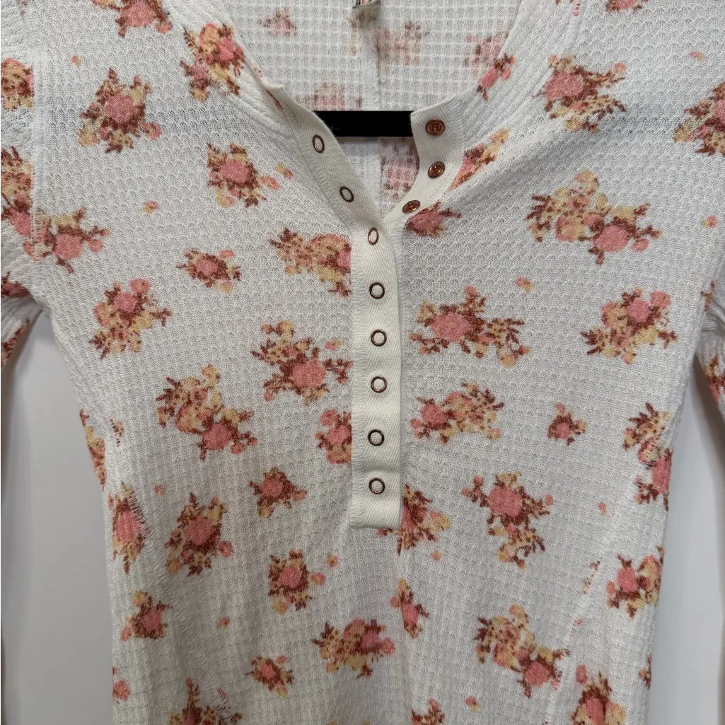 Free People Intimately Floral Henley Long Sleeve Top Size XS - Image 3
