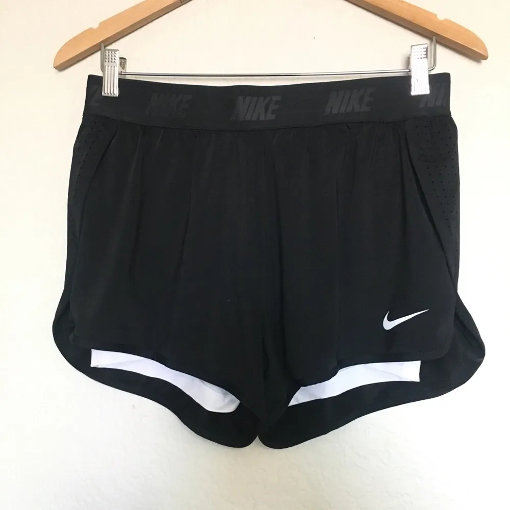 NIKE Women’s Black Training Shorts M - Image 4