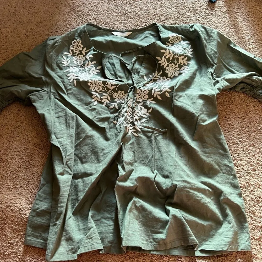 Lucky brand green embroidered top M - Image 4