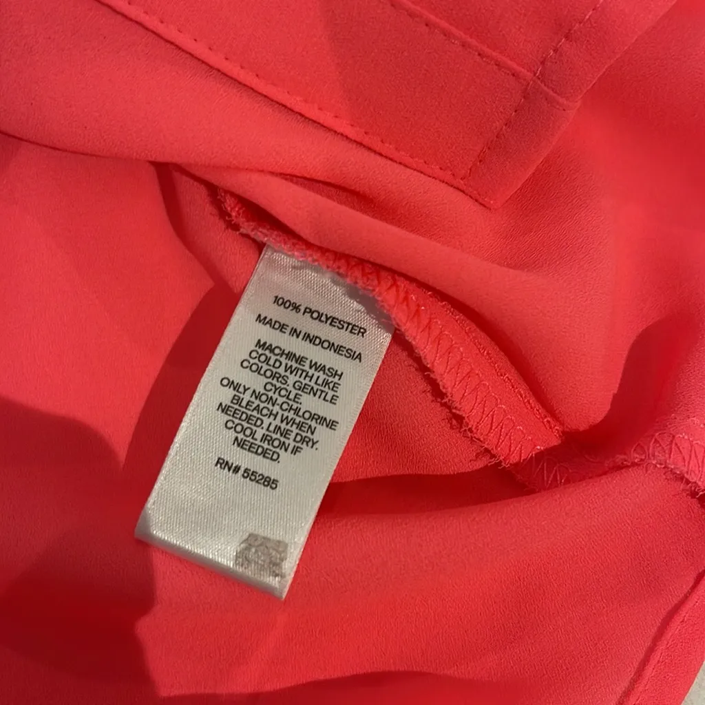 EXRESS Women size XS Portofino button down blouse neon pink salmon loose fit - Image 2