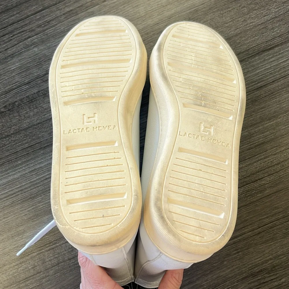 Good Guys Don't Wear Leather Vegan leather hightop sneakers. Size 38/7.5 White - Image 6