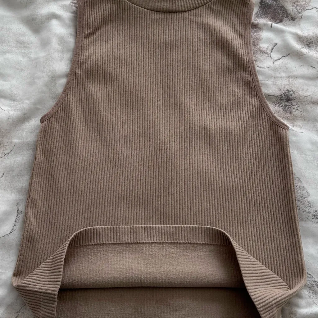 Gypsy + Jade Sleeveless Ribbed nylon tan high neck Top, size S/M Y2K preppy - Image 5