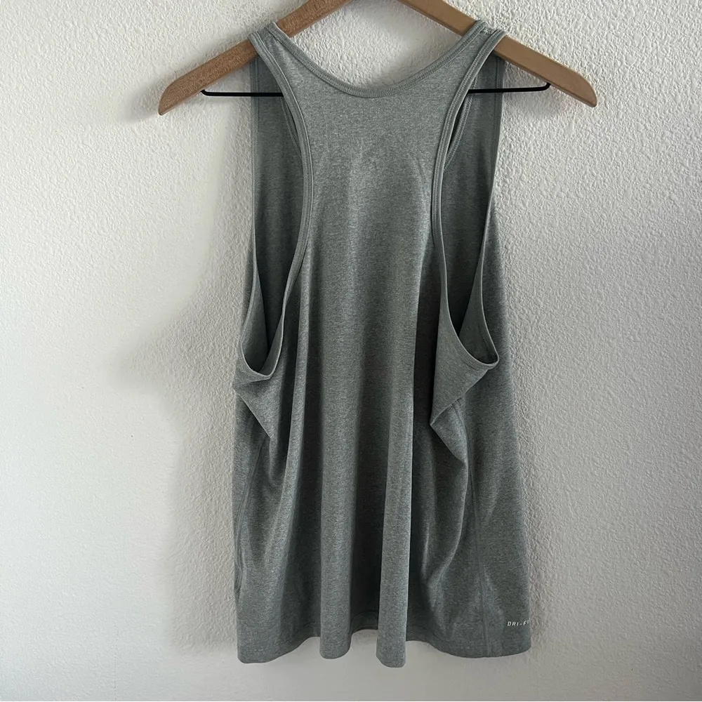 Nike Dri Fit Heart Taker Record breaker Active Tank Top Shirt Activewear XL - Image 4