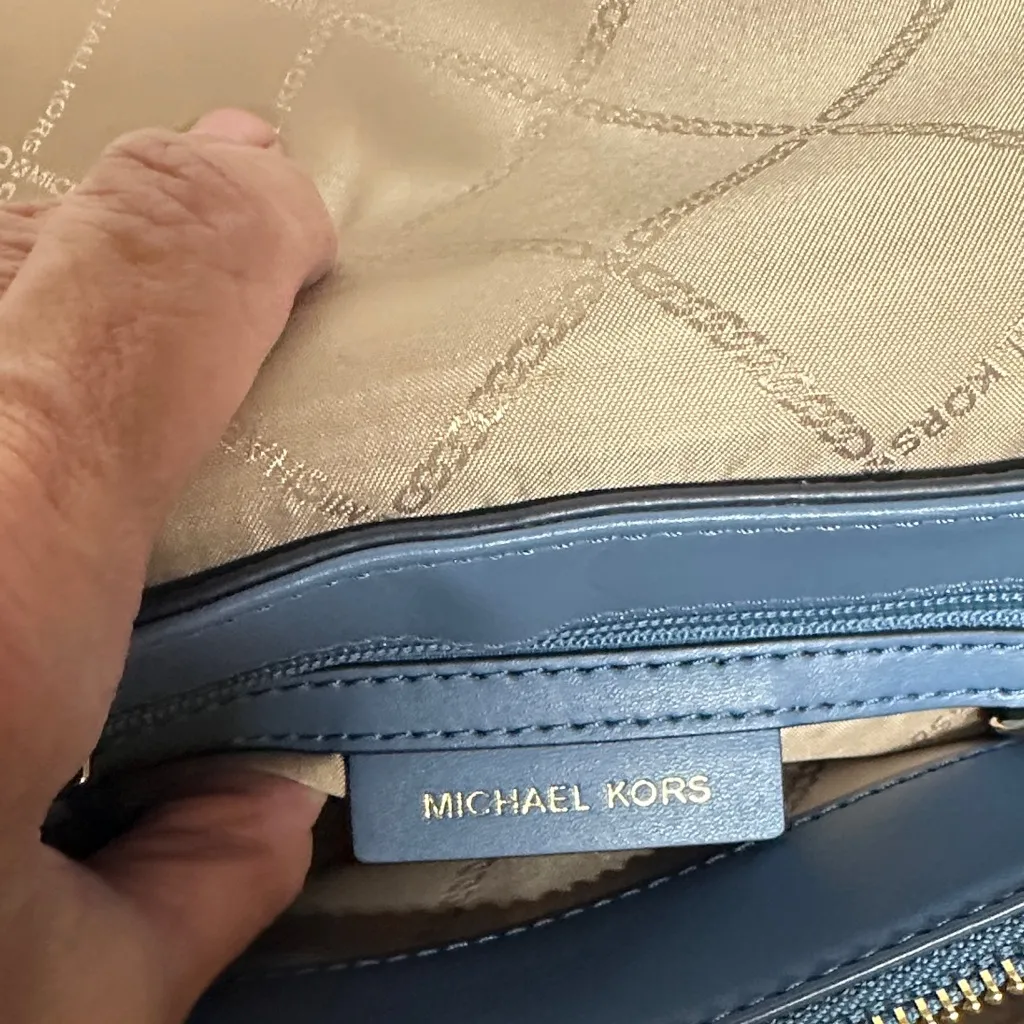 Michael Michael Kors

NEW HARRISON MEDIUM SAFFIANO LEATHER BACKPACK MSRP 358 - Image 15