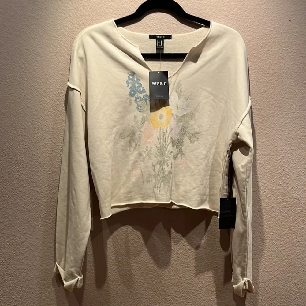 New Forever 21 Floral Graphic Split-Neck Pullover NWT Size Medium Boho - Image 2