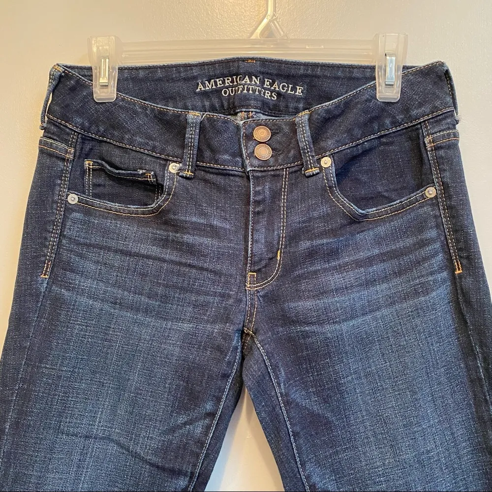 AMERICAN EAGLE Artist Crop Jeans Size 6 - Image 3
