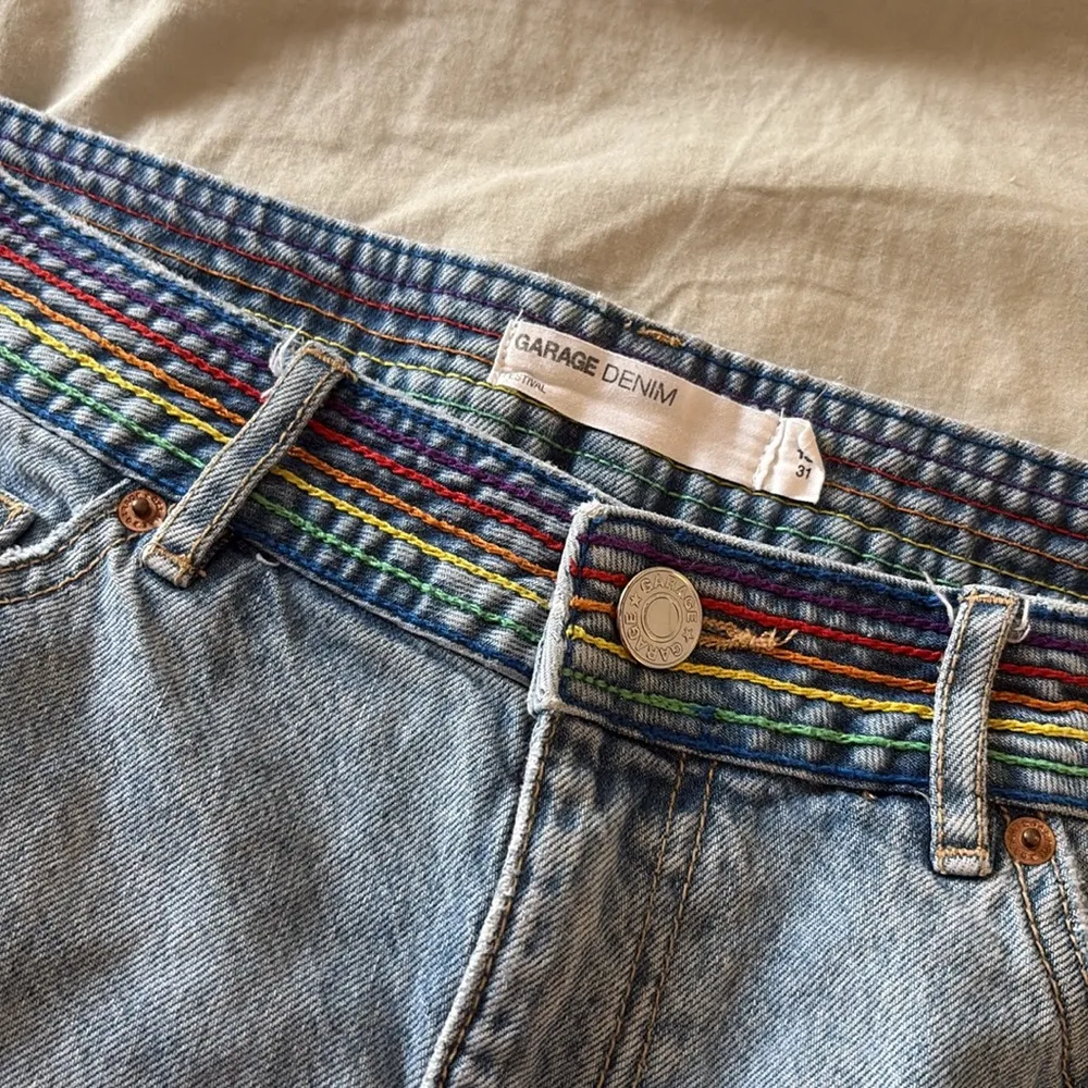 Garage Pride Rainbow Festival Denim Distressed Shorty Shorts Size 31 - Image 3