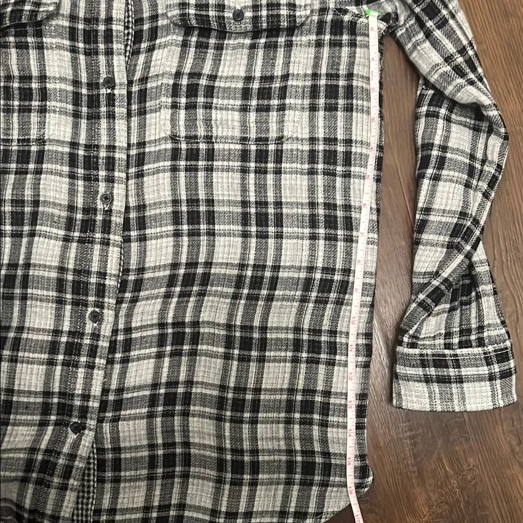 Madewell Plaid Black and White Womens Relaxed fit button up top-Size M - Image 8