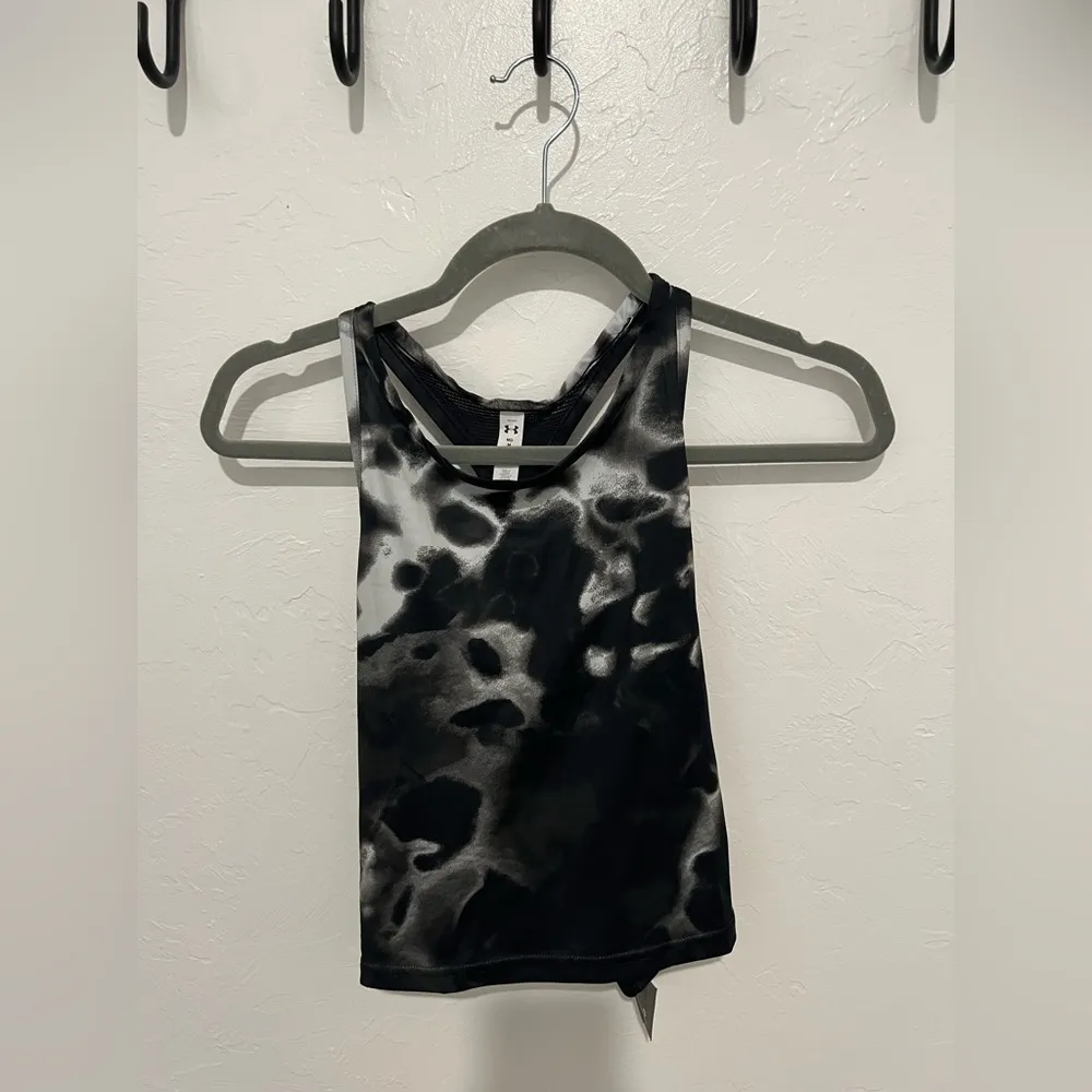 NWT under armor tank top size medium - Image 2