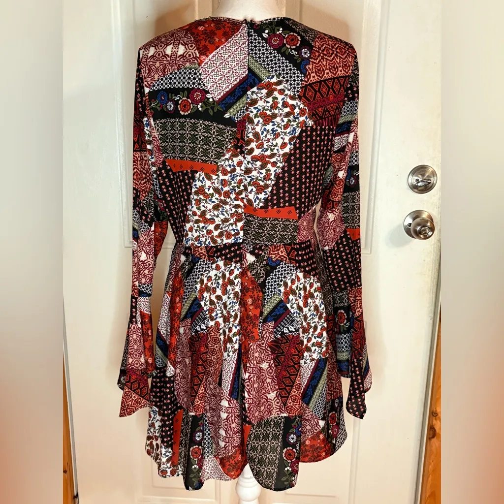 Romeo + Juliet Couture Bell Sleeve Pleated Lace Up Front Dress Size Med Rust - Image 4