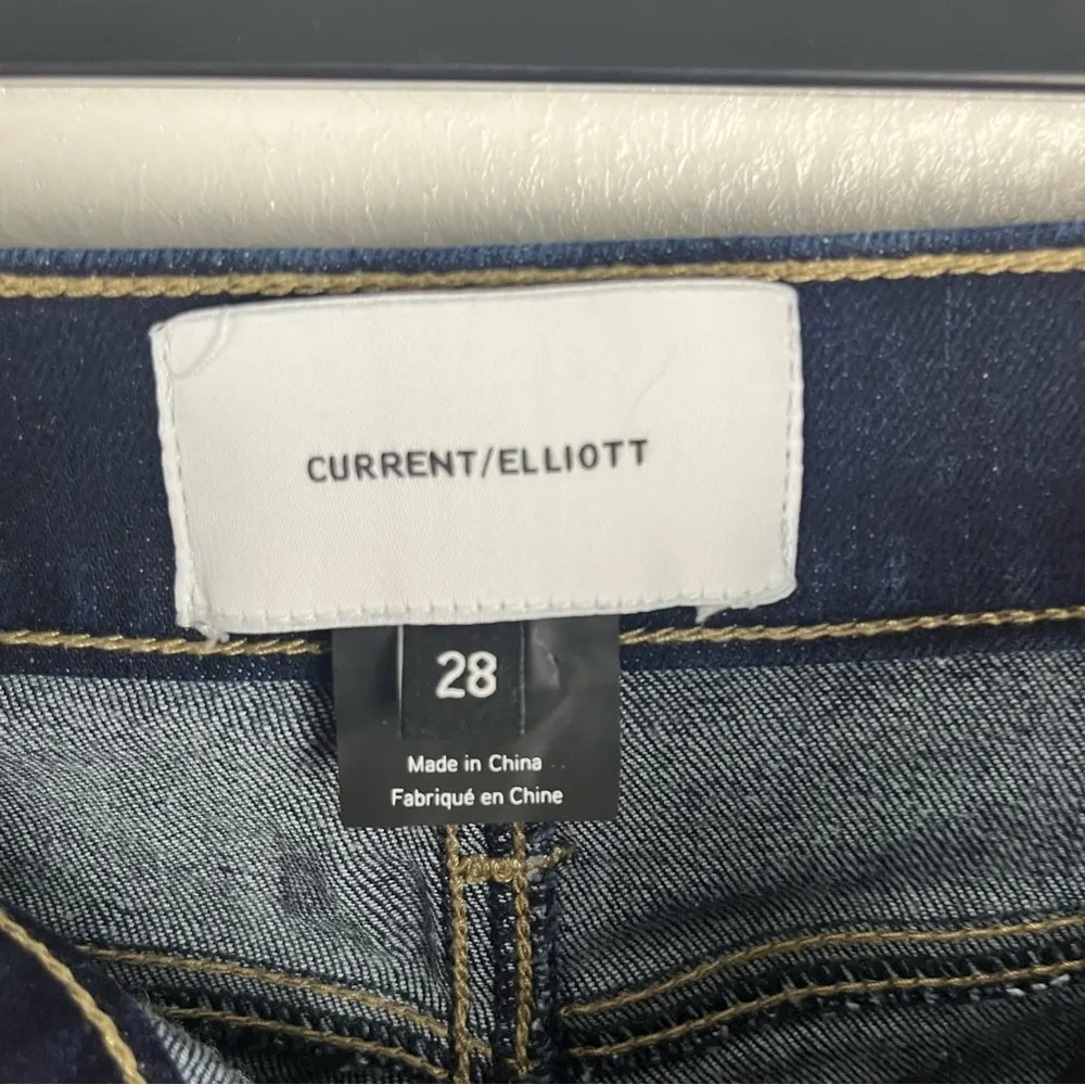 CURRENT ELLIOTT Dark Wash Frayed Hem Ankle Cropped Jeans, Size 28 - Image 5