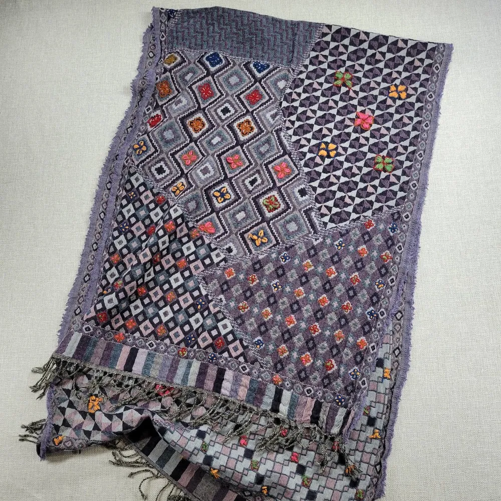 Womens Gorgeous Wool Shawl Scarf 75 x 26 Purple Fringe Needlework Patchworks - Image 6