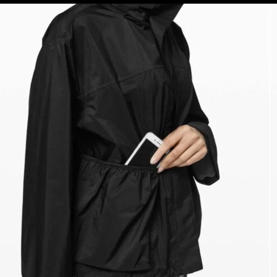 Lululemon Feel the Ease Rain Jacket Black Size 4 - Image 3