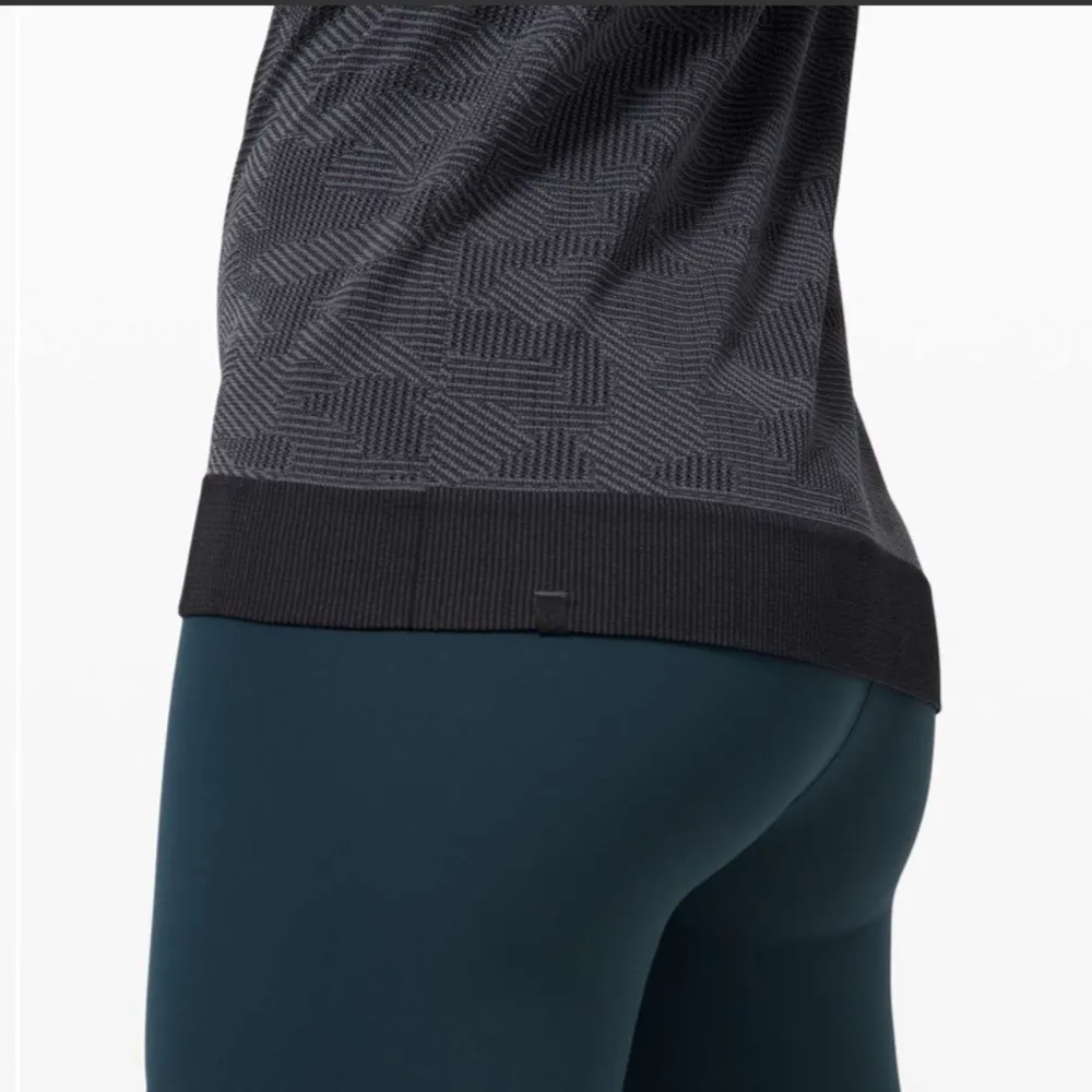 Lululemon Swiftly Breathe Short Sleeve Camo
Vented Camo Black / Asphalt Grey - Image 11