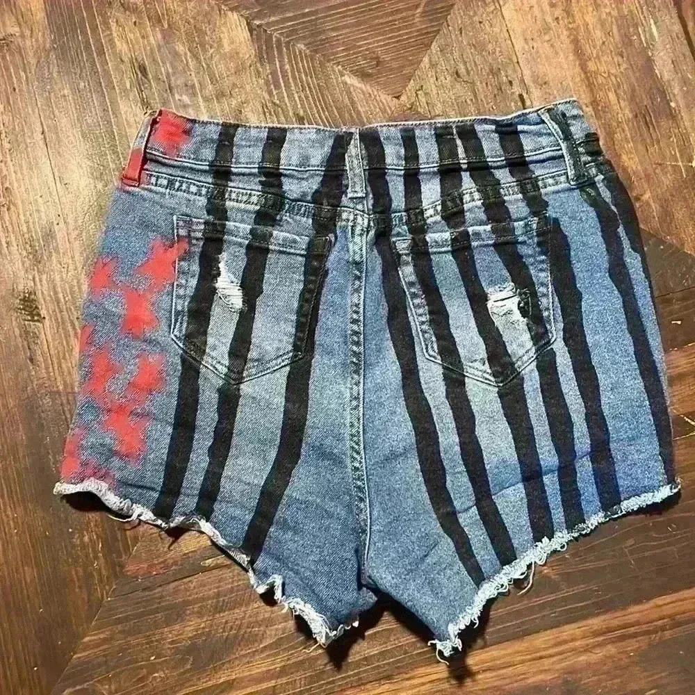 Harley Quinn Shorts Suicide Squad Birds of Prey Size 1 Denim Jeans Stars Striped - Image 2
