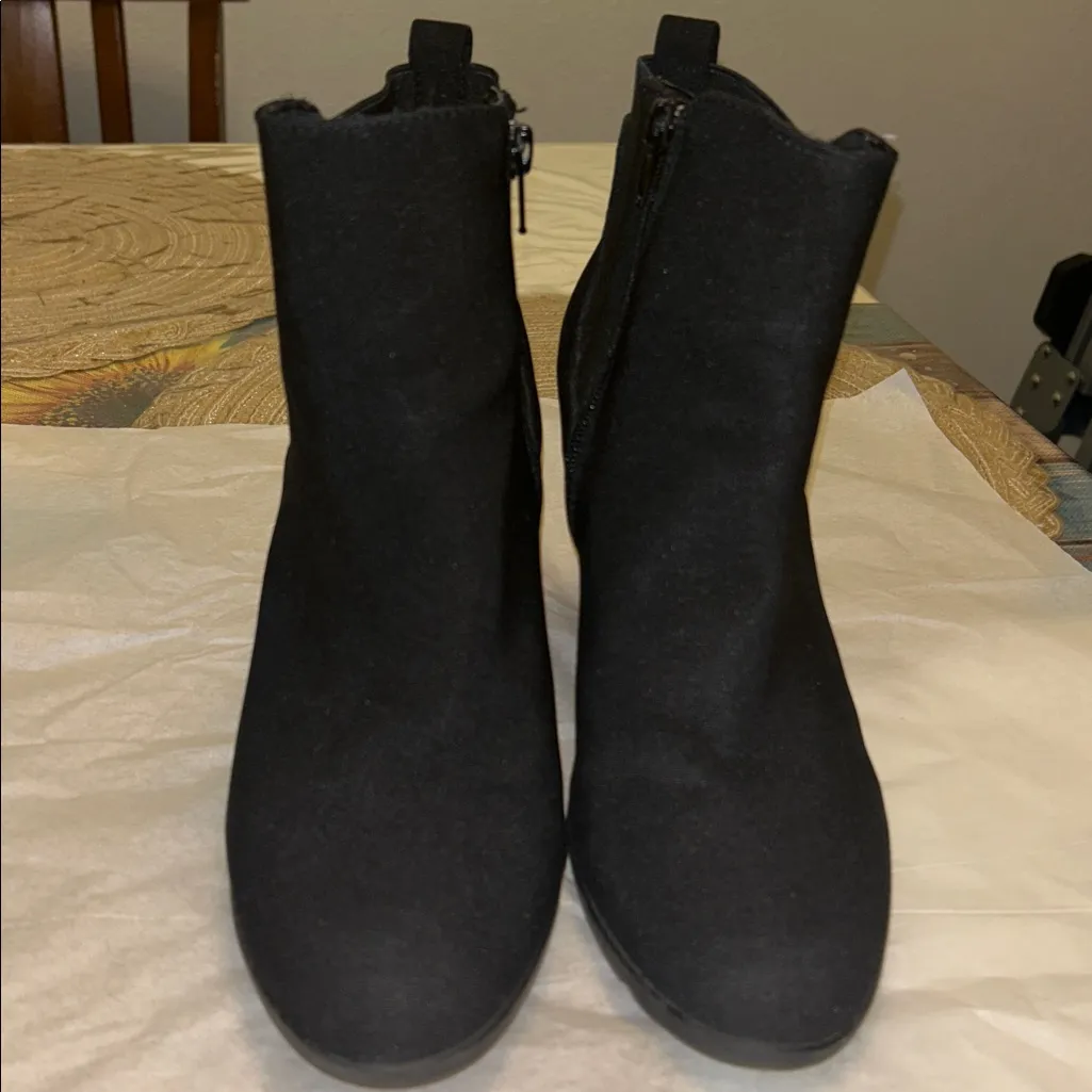 Anne Klein  Black Heeled Boots - Image 4