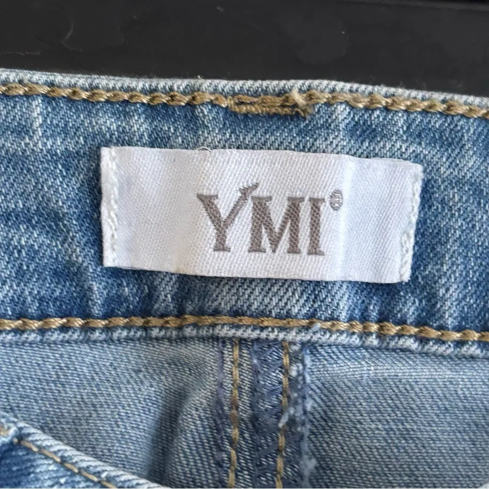 YMI Light Blue Flared Women's Jeans SIZE 3/26 - Image 3