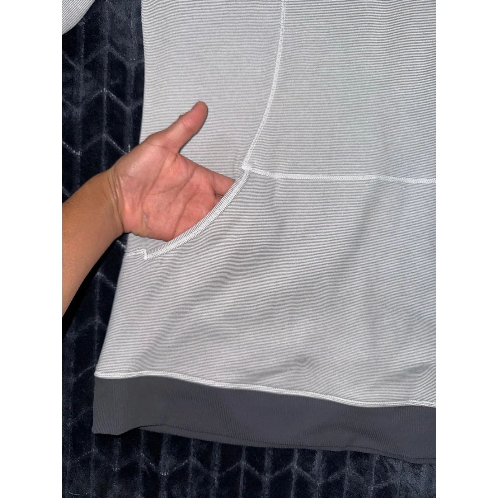 Lululemon Women's Base Runner Hoodie Pullover Gray White Stripe Ponytail Size 10 - Image 4