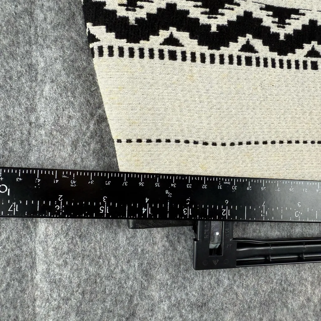 Madewell Women's Size 2 Black and‎ White Tribal Mini Skirt leather accents - Image 3