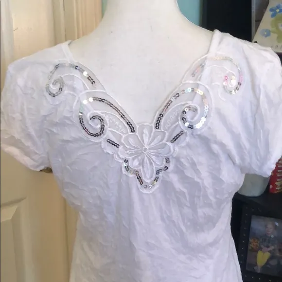 Bobbie Brooks EUC semi sheer back tunic - Image 2