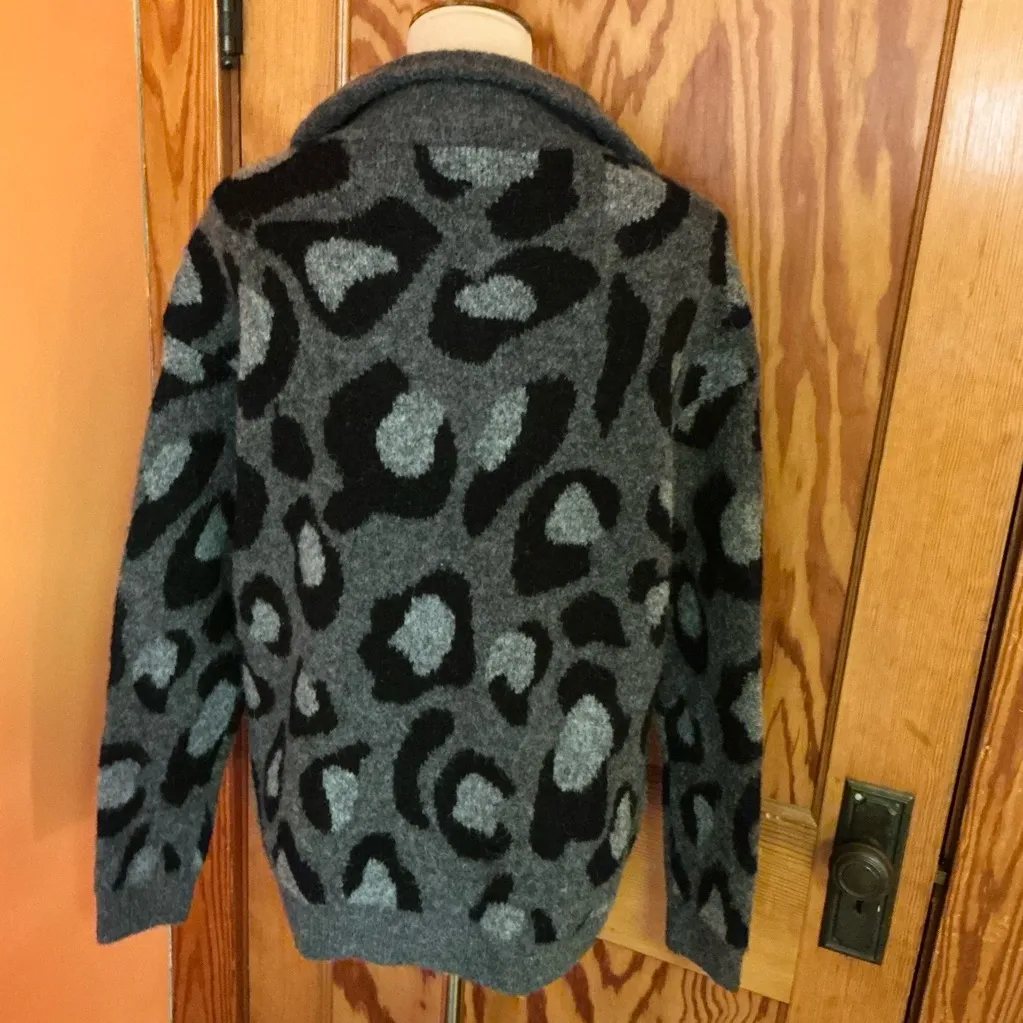 Stitch Fix RD Style leopard Henley style fuzzy sweater - Image 11