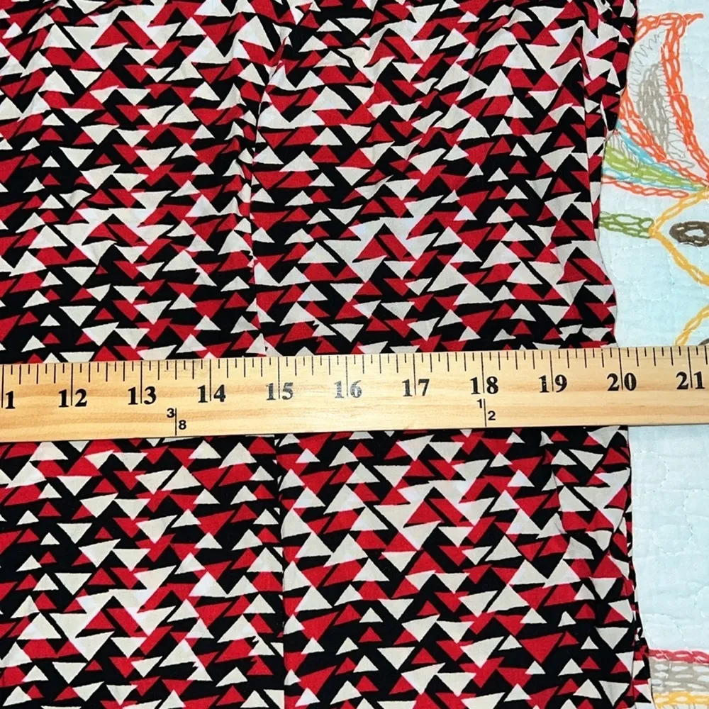 J. Jill size 14P collared shirt dress red white black triangle pattern knee lgth - Image 14