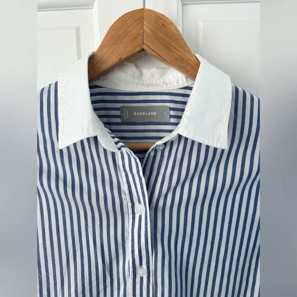 EVERLANE The Must-Have Shirt in Silky Cotton  Mariner Blue White Stripe Size 0 - Image 7