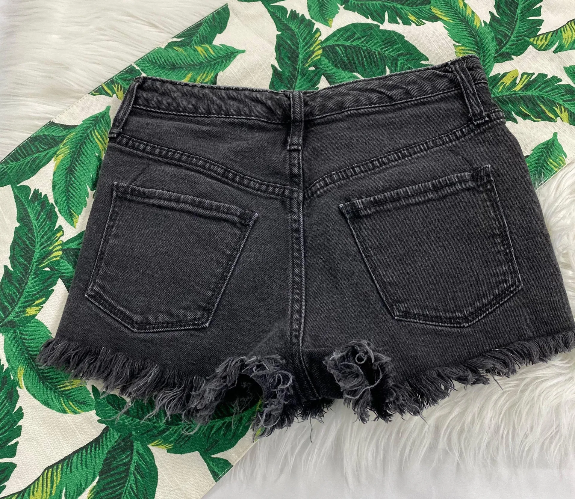 Mossimo High Rise Short 607 - Image 2